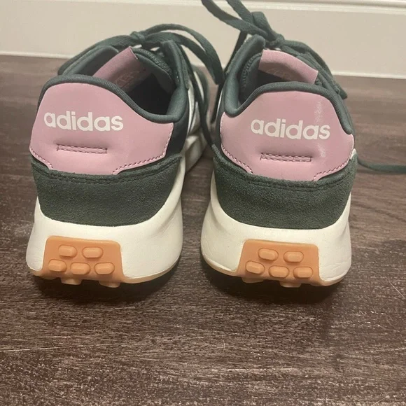 RARE ADIDAS FIND!!! LIKE NEW!!!Classic adidas driver style green with pink - Picture 12 of 15